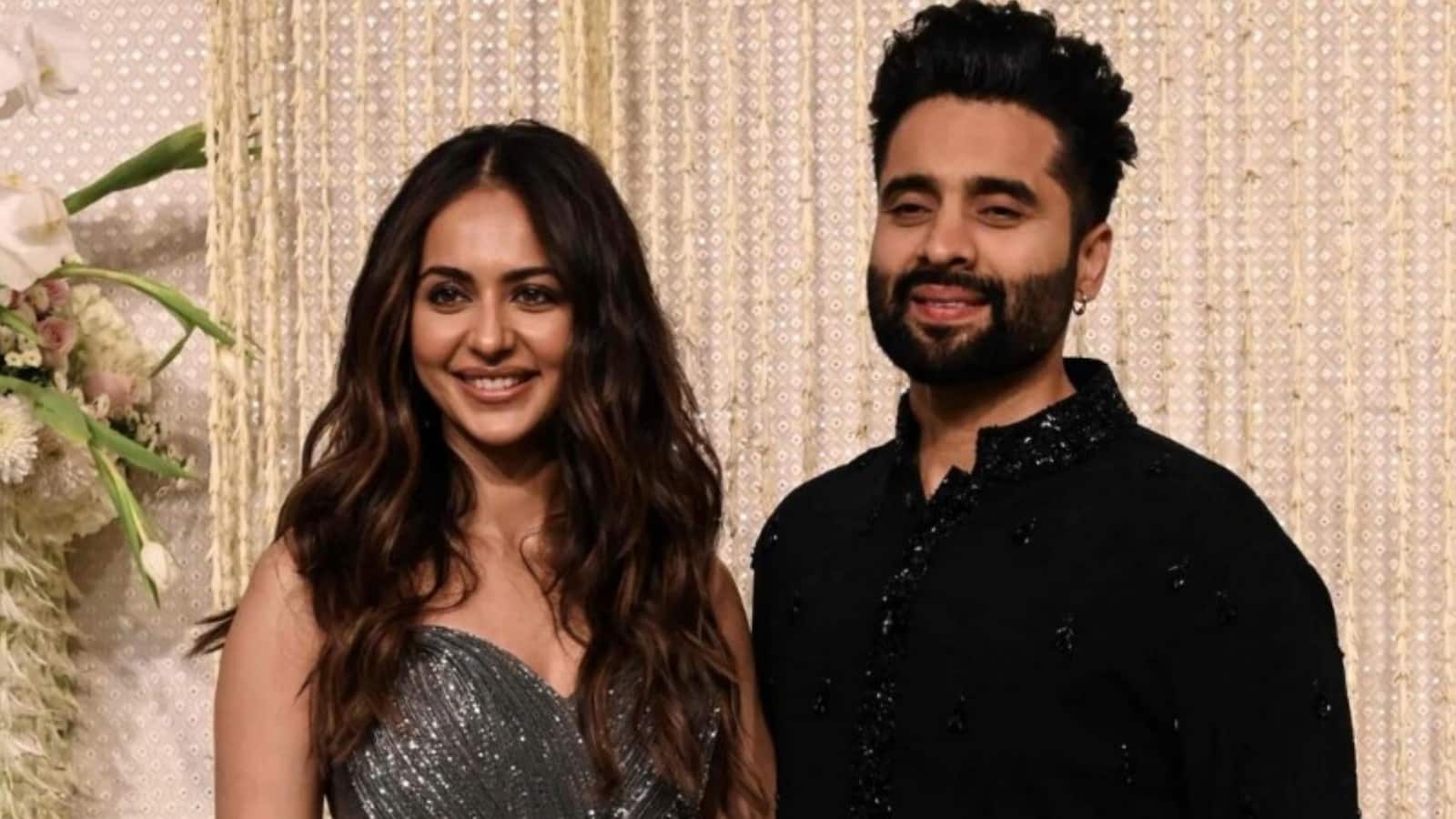 Rakul Preet Singh: जैकी भगनानी की प्रोडक्शन कंपनी नहीं हुई बंद, रकुल प्रीत सिंह ने अफवाहों पर लगाया फुल स्टॉप Rakul Preet Singh: जैकी भगनानी की प्रोडक्शन कंपनी नहीं हुई बंद, रकुल प्रीत सिंह ने अफवाहों पर लगाया फुल स्टॉप