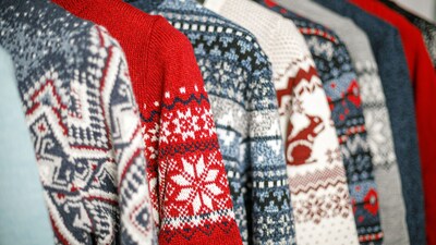 Sweater buying tips: स्वेटर का डिजाइन भी सिर्फ फैशन के लिए नहीं बल्कि गर्मी के लिए महत्वपूर्ण है