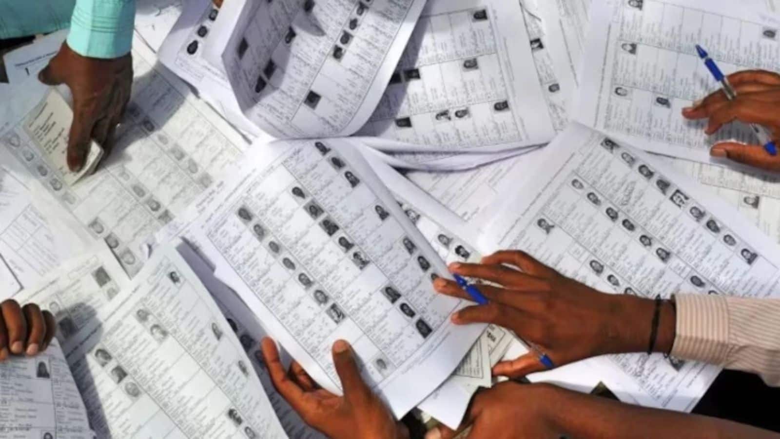 West Bengal SIR: वोटर लिस्ट से कट सकते हैं 58 लाख से अधिक मतदाताओं के नाम! आज जारी होगा ड्राफ्ट रोल West Bengal SIR: वोटर लिस्ट से कट सकते हैं 58 लाख से अधिक मतदाताओं के नाम! आज जारी होगा ड्राफ्ट रोल