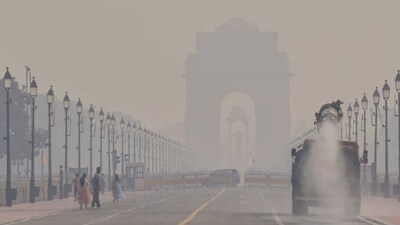 दिल्ली की हवा हुई और जहरीली, AQI 318 के पार, 24 इलाकों में हालात बेहद खराब