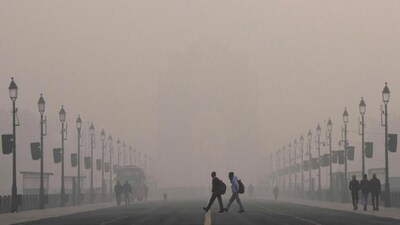 घना कोहरा और जहरीली हवा के साथ AQI पहुंचा 369, GRAP-3 लागू, एयरलाइंस ने जारी की एडवाइजरी