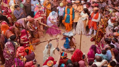 इस साल होली महोत्सव 23 जनवरी बसंत पंचमी से शुरू हुआ है।