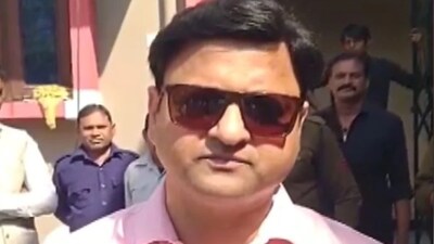 देवास SDM की घोर लापरवाही, सरकारी आदेश में किया ‘घंटा’ शब्द का प्रयोग, हुए निलंबित