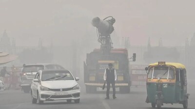 दिल्ली में सांस लेना मुश्किल, AQI पहुंचा 358, ठंड और प्रदूषण से हालात बदतर