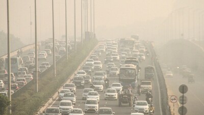 दिल्ली सरकार ने GRAP 3 और 4 के तहत पार्किंग फीस की दोगुनी