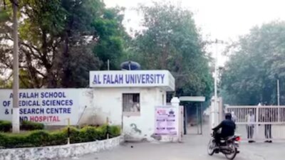ED ने यूनिवर्सिटी की संपत्तियों को 'अपराध की कमाई' की श्रेणी में रखा है