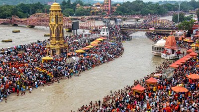 समाजवादी पार्टी के नेता एस.टी. हसन ने इसे असंवैधानिक और समाज में नफरत फैलाने वाला कदम बताया