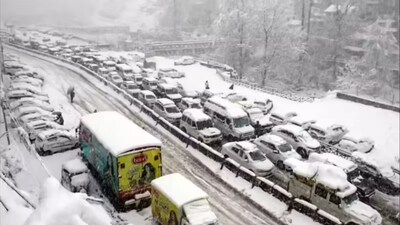 हिमाचल में भारी बर्फबारी के कारण 1250 से ज्यादा सड़कें बंद
