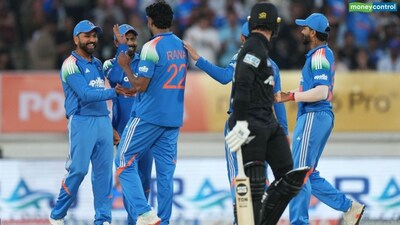 IND vs NZ Highlights: दूसरे वनडे में न्यूजीलैंड ने भारत को 7 विकेट से हराया
