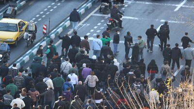 Travel Advisory for Iran: भारत ने कहा कि ईरान में मौजूद भारतीय नागरिकों और PIO को सावधानी बरतनी चाहिए
