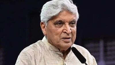 जावेद अख्तर ने आदित्य धर के डायरेक्शन में बनी इस फिल्म की काफी तारीफ हो रही है 