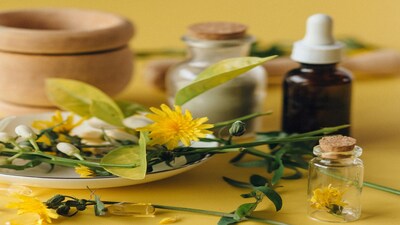 KRM Ayurveda IPO Listing: केआरएम आयुर्वेद का ₹77 करोड़ का आईपीओ सब्सक्रिप्शन के लिए 21-23 जनवरी तक खुला था। आज इसके शेयरों की लिस्टिंग हुई है।