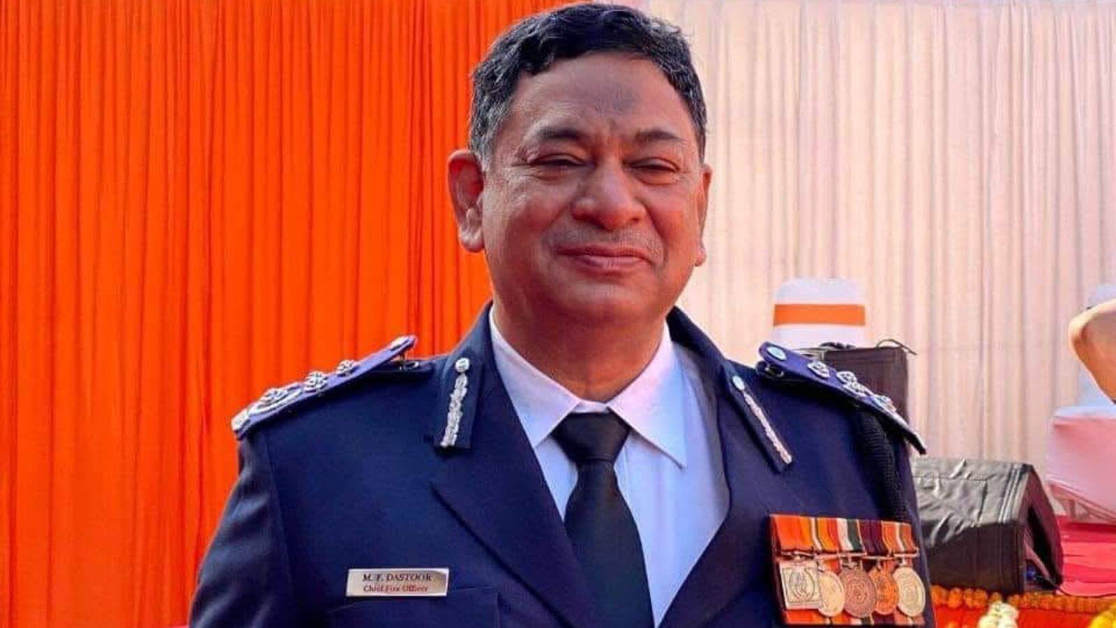 एमएफ दस्तूर, जो 2021 में 36 वर्षों की शानदार सेवा के बाद रिटायर हुए, जिसमें अहमदाबाद के चीफ फायर ऑफिसर और गुजरात के फायर सर्विस के DG के रूप में महत्वपूर्ण भूमिकाएं शामिल थीं।