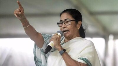 I-PAC कार्यालय पर ED की छापेमारी के बाद सड़कों पर उतरीं ममता बनर्जी, कोलकाता में आज करेंगी विरोध रैली