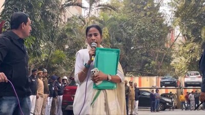 West Bengal: I-PAC के ऑफिस पर ED की रेड, मौके पर पहुंच गईं CM ममता बनर्जी