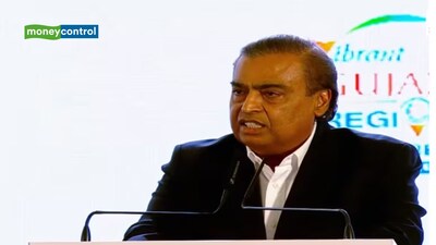 मुकेश अंबानी ने कहा कि पांचों कमिटमेंट्स गुजरात में रिलायंस के लंबे समय के भरोसे को दिखाते हैं।