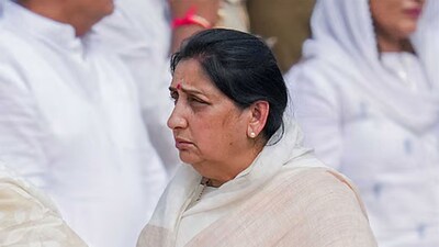  सुनेत्रा पवार महाराष्ट्र की पहली महिला उपमुख्यमंत्री बन गईं हैं। 
