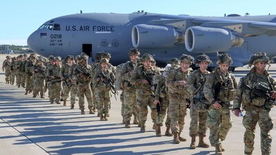 US Iran Tension: ईरान की धमकी से घबरा गया अमेरिका! मिडिल ईस्ट से सैनिकों को वापस बुलाने का दिया आदेश (FILE PHOTO)
