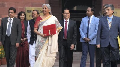 Budget 2026: ब्लू बुक से लेकर रेड टेबलेट तक... कैसे तैयार होता है भारत का बजट, क्यों लगता है लंबा समय