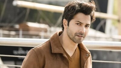 इसी दौरान एक फैन ने उनसे पूछा कि क्या उनकी आने वाली फिल्म बॉर्डर 2 पाकिस्तान में रिलीज होगी