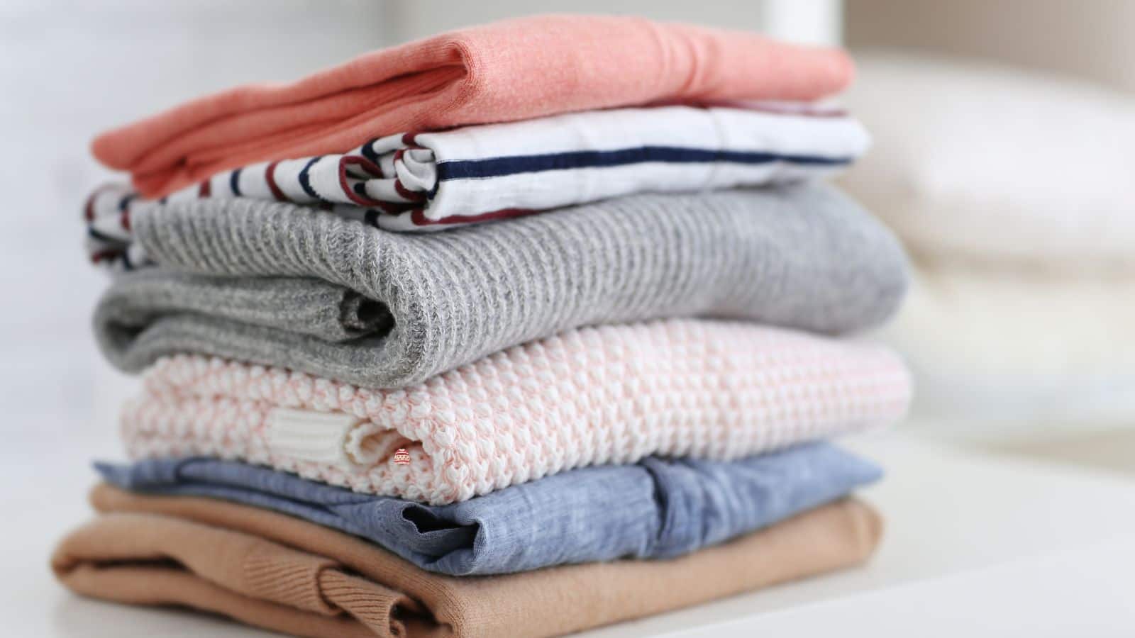 Woolen clothes care tips: ऊनी कपड़ों पर पिलिंग? जानें कैसे बचाएं रोएं और लंबे समय तक रखें नया जैसा