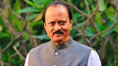 Ajit Pawar Plane Crash: अजीत पवार की बुधवार सुबह पुणे जिले के बारामती एयरपोर्ट पर विमान के दुर्घटनाग्रस्त होने से मौत हो गई