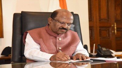 West Bengal News: बंगाल के गवर्नर ने ऑफिशियल चिट्ठियों में ‘भवदीय’ की जगह ‘वंदे मातरम’ लिखने का फैसला किया है