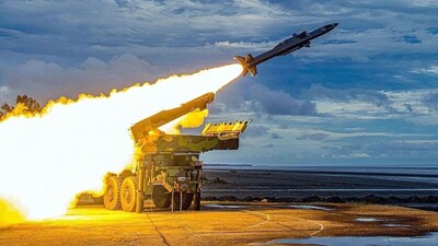 Defence Stocks: भारत इलेक्ट्रॉनिक्स के शेयर करीब 3% उछलकर सेंसेक्स और निफ्टी के टॉप गेनर्स में शामिल रहा