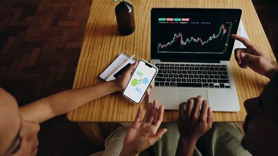 Demat Accounts in 2025: पिछले साल जिनते डीमैट खाते बढ़े, उनमें सबसे अधिक हिस्सेदारी सीडीएसएल की रही। सीडीएसएल के पास डीमैट खातों की संख्या पिछले साल 2.62 करोड़ यानी 17.9% बढ़कर 17.28 करोड़ पर पहुंच गई।