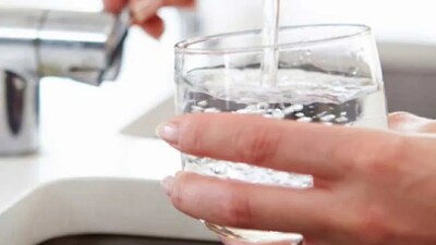 Contaminated water crisis: ग्रेटर नोएडा में छह से सात परिवार उल्टी, बुखार और दस्त जैसे लक्षणों के बाद बीमार पड़ गए