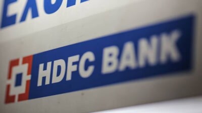 HDFC Bank का दिसंबर 2025 तिमाही में स्टैंडअलोन बेसिस पर शुद्ध मुनाफा 18653.75 करोड़ रुपये रहा। 