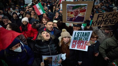 Iran Protests: तेहरान समेत पूरे ईरान में सरकार के समर्थन और विरोध में प्रदर्शन हो रहे हैं
