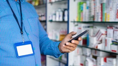 Hospital Stocks: वैश्विक ब्रोकरेज फर्म मैक्वेरी ने दिग्गज हॉस्पिटल चेन्स अपोलो ह़ॉस्पिटल्स एंटरप्राइज (Apollo Hospitals Enterprise) और मैक्स हेल्थकेयर इंस्टीट्यूट (Max Healthcare Institute) की रेटिंग में कटौती की तो इनके शेयर धड़ाम हो गए।