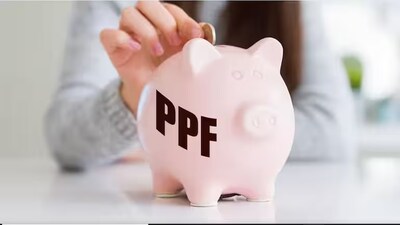 PPF 2026: निवेशकों का सबसे भरोसेमंद सहारा, 7.1% ब्याज के साथ टैक्स-फ्री कमाई का सुरक्षित रास्ता.