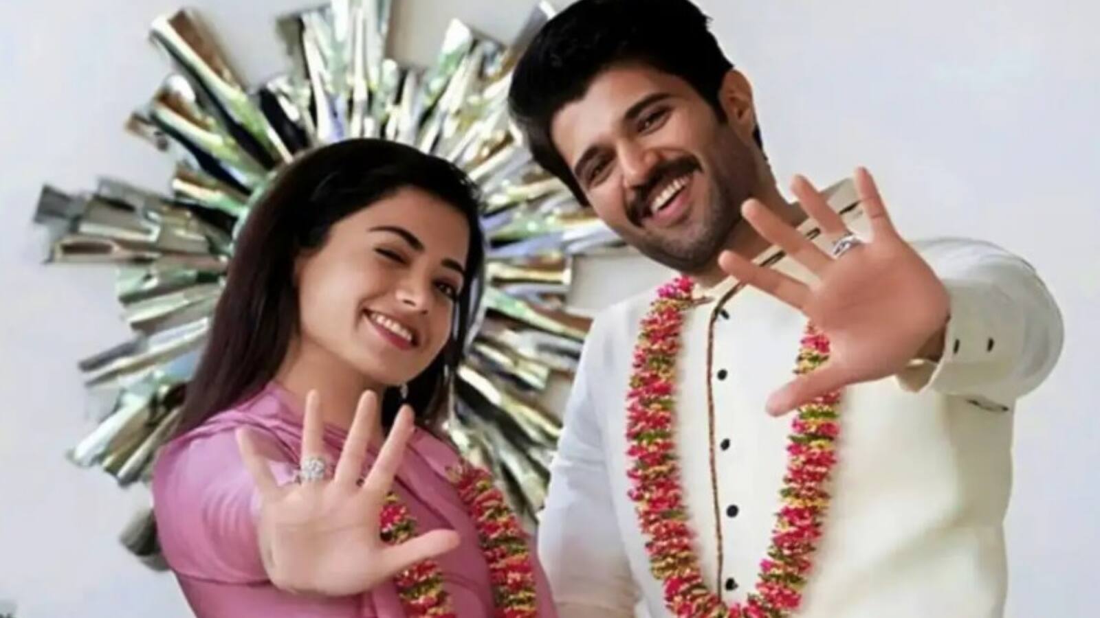 Rashmika Mandanna: पैपराज़ी ने रश्मिका मंदाना से शादी का मांगा कार्ड, बोले- ‘क्या आप हमें आमंत्रित नहीं कर रही हैं?’