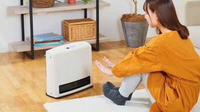 Room Heater Safety Tips: हीटर कमरे की नमी को सोख लेता है। इससे त्वचा ड्राई और आंखों में जलन जैसी समस्याएं हो सकती हैं। 