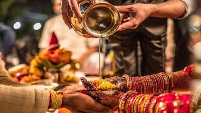 सूर्य का प्रवेश मकर राशि में होता है, तब मकर संक्रांति का पर्व मनाया जाता है।