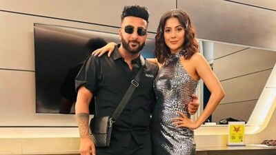 शहनाज गिल ने न्यू ईयर पर भाई शहबाज बदेशा के साथ किया प्रैंक