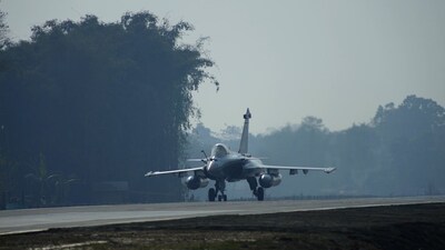 Assam: नॉर्थईस्ट का पहला इमरजेंसी रनवे हाईवे, क्या चीन की चाल का जवाब है भारत का ये मास्टरस्ट्रोक?
