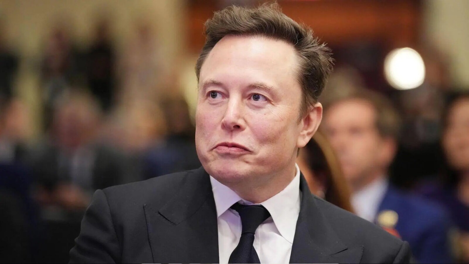 ઈલોન મસ્ક વિશ્વની સૌથી અમીર વ્યક્તિ : કુલ સંપતિ ૭૭ લાખ કરોડને પાર : ભારતના ૪૦ ટોચના શ્રીમંતો કરતા પણ વધુ