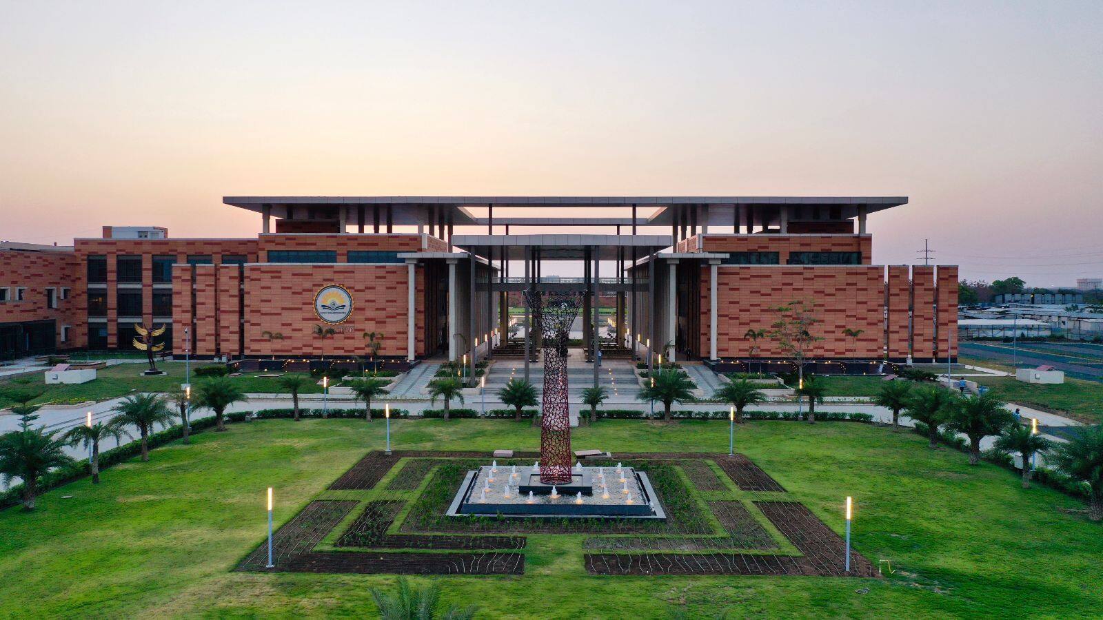 IIM नागपुर के MBA के 300 स्टूडेंट्स ने एग्जाम का किया बॉयकॉट, क्लासमेट्स को बाहर निकालने पर बवाल