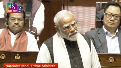 PM Modi Rajya Sabha Speech: प्रधानमंत्री मोदी के संबोधन के बीच विपक्ष का वॉक आउट, PM ने ली चुटकी  
