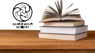 नई किताब में 'विभिन्न स्तरों पर होने वाले भ्रष्टाचार' को एक गंभीर चुनौती बताया गया है