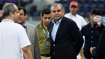 मोहसीन नकवी दुबई वेन्यू से ट्रॉफी अपने साथ ले गए