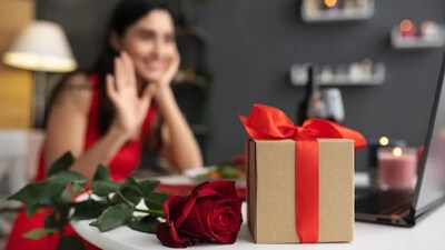 Valentine’s Day Gift Ideas:  फिटनेस फ्रीक पार्टनर के लिए हेल्थ से जुड़ा गिफ्ट बेस्ट रहता है। 