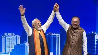 
प्रधानमंत्री नरेंद्र मोदी दो दिन की आधिकारिक यात्रा पर मलेशिया की राजधानी कुआलालंपुर पहुंचे हैं।