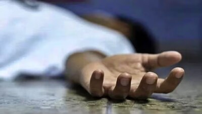  'दो स्टेप सीढ़ी, 50 टास्क और ‘सॉरी’ नोट...' गाजियाबाद में तीन बहनों के 9वीं मंजिल से कूदने पर फैली सनसनी