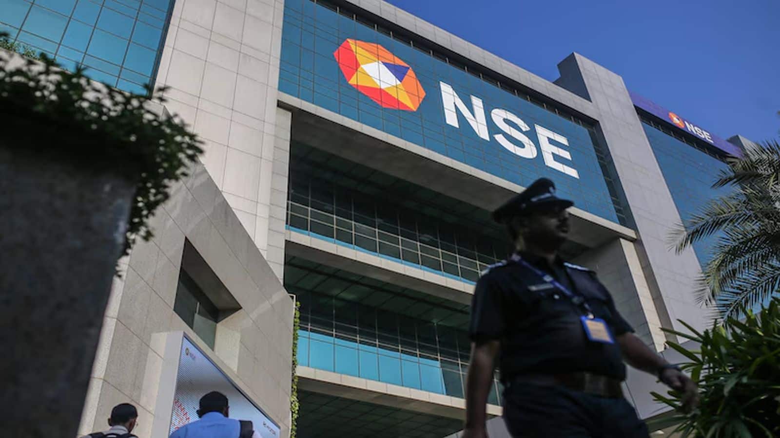 NSE IPO news : NSE के बोर्ड ने IPO प्लान को दी मंज़ूरी , LIC के पूर्व MD तबलेश पांडे की अध्यक्षता में बनाई IPO समिति