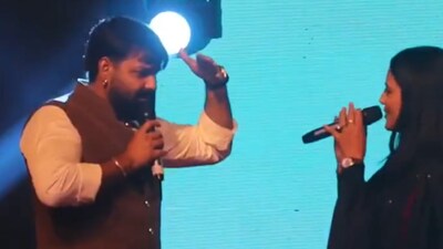पवन सिंह ने लाइव शो में एक्ट्रेस को किया शादी के लिए प्रपोज, वीडियो वायरल