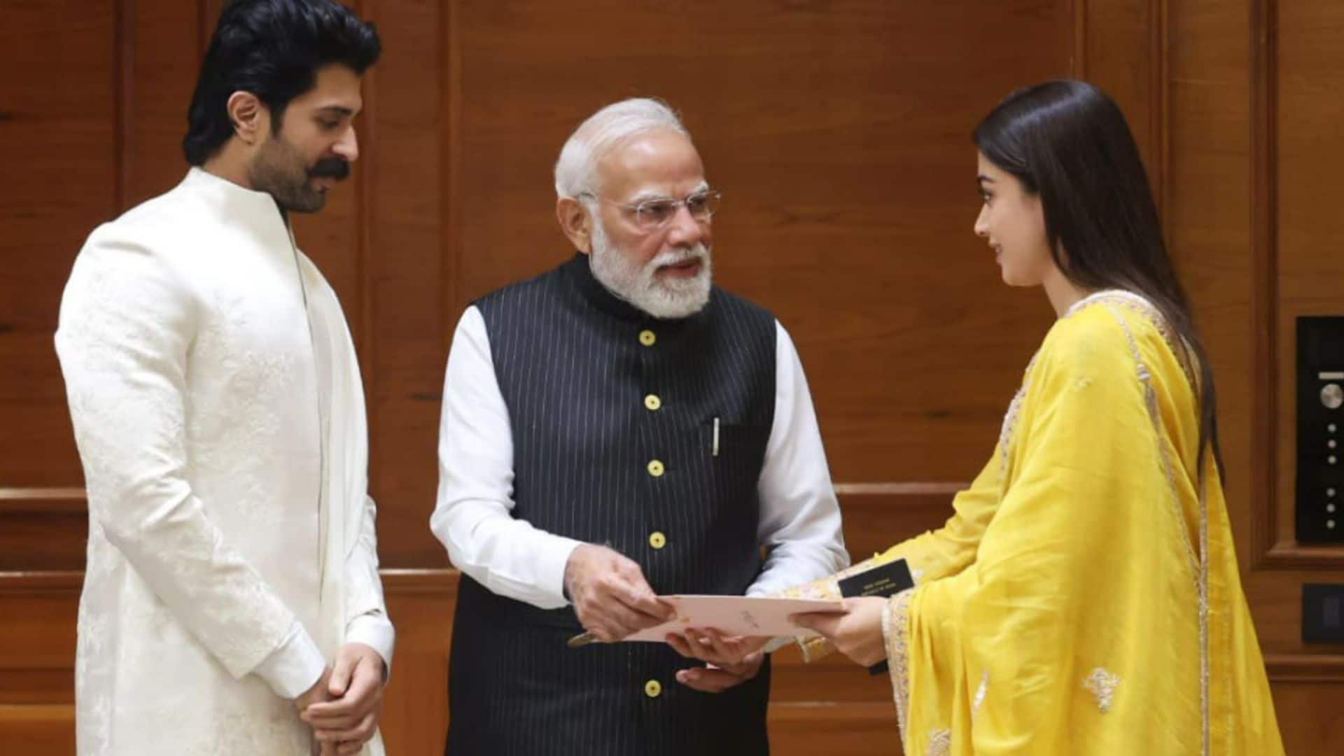 Rashmika- Vijay पहुंचे पीएम मोदी को न्योता देने, न्यूलीवेड कपल ने अमित शाह को भी रिसेप्शन में किया इन्वाइट